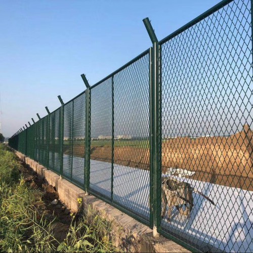 保税区绿色钢丝围墙网 保税区围栏网
