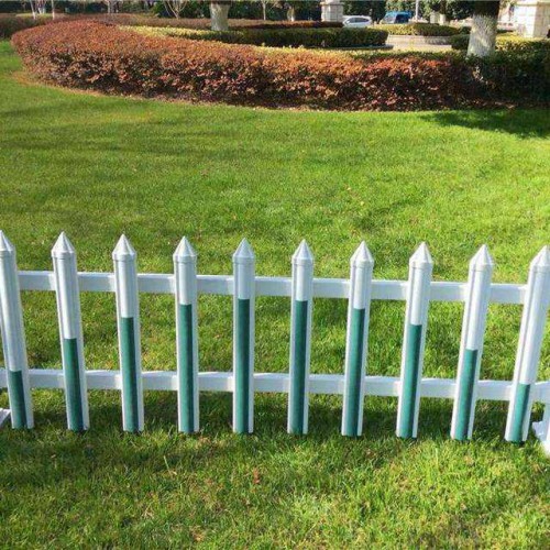【三仁】PVC草坪护栏 塑钢围栏厂家